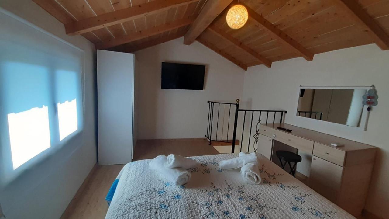 White Manolia Cottage Kato Korakiana Exteriér fotografie