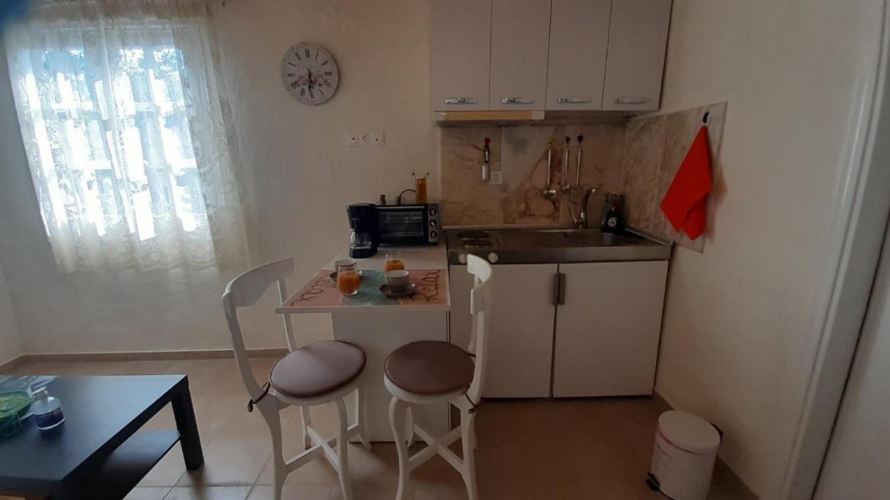 White Manolia Cottage Kato Korakiana Exteriér fotografie